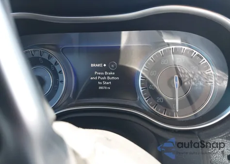 2018 Chrysler 300 Touring L из США, поврежденный, VIN 2C3CCAAG0JH177106